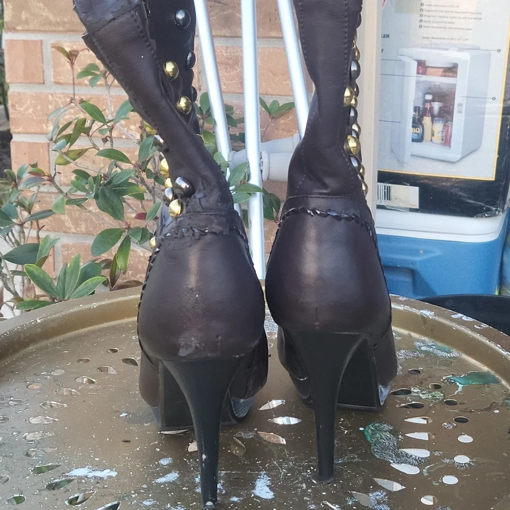 Shoes - Picture 4 of 7
